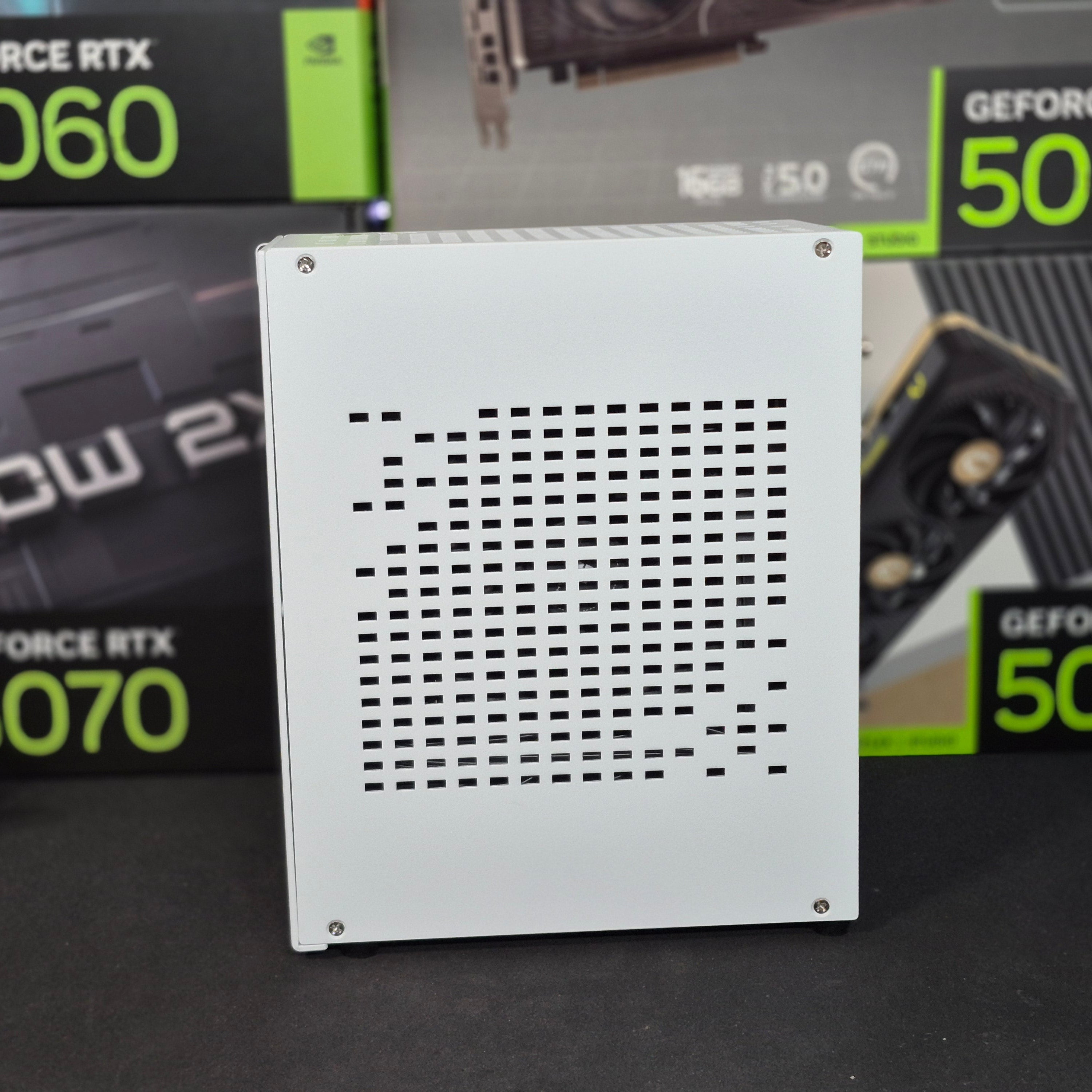 Centurion Mini White | Ryzen 5 5500 RTX 5050 Gaming PC – Roman