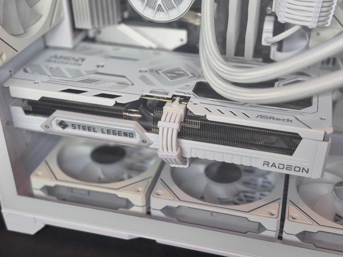 Roman Hills PC — Pegasus Series (White Steel Legend)