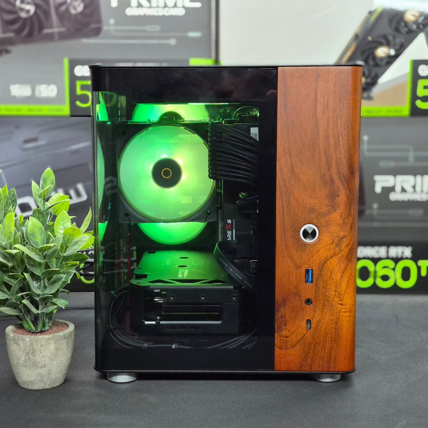 VITRUVIUS - 9600X + 9060 XT 16gb